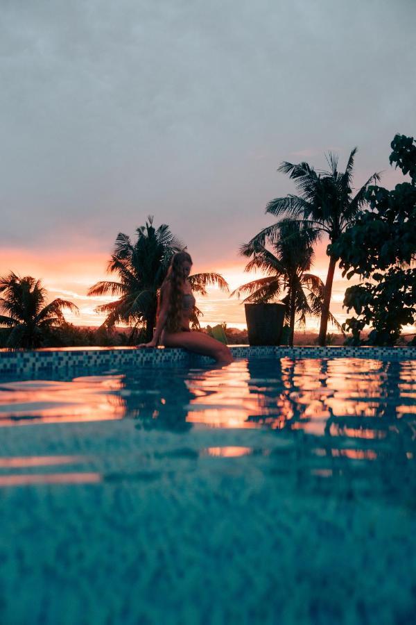 Lexias Hostel And Workspace - Siargao Catangnan ภายนอก รูปภาพ